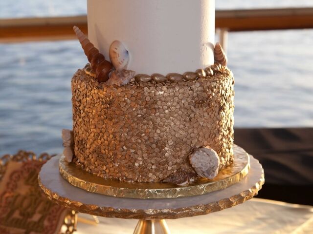 Small Cake Gold_1200