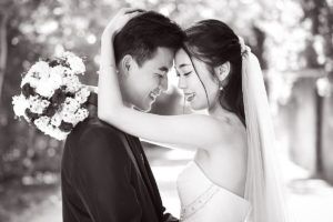 Close-up,Portrait,Of,Intimate,Wedding,Couple,,Black,And,White.