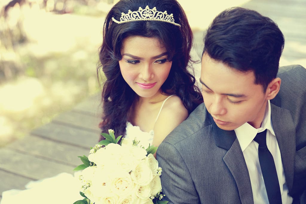 Portrait,Of,Romantic,Newlywed,Couple,Staring,Each,Other