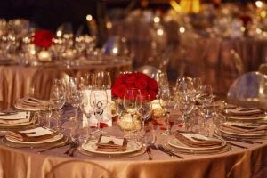 Red,Rose,Bouquet,And,Card,With,Number,18,Stand,In