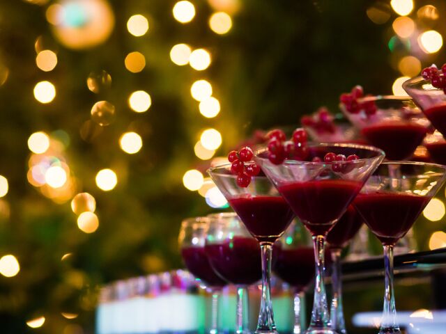 Beautiful,Line,Of,Different,Colored,Cocktails,With,Smoke,On,A