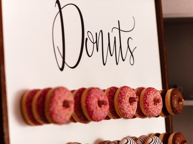 Wedding,Chocolate,Donuts,For,Guests.,Festive,Concept.,Sweets,On,A