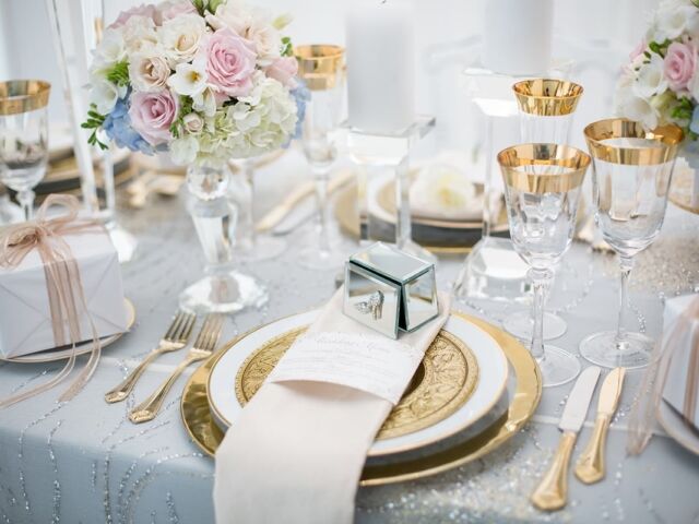 Luxurious,Wedding,Cake