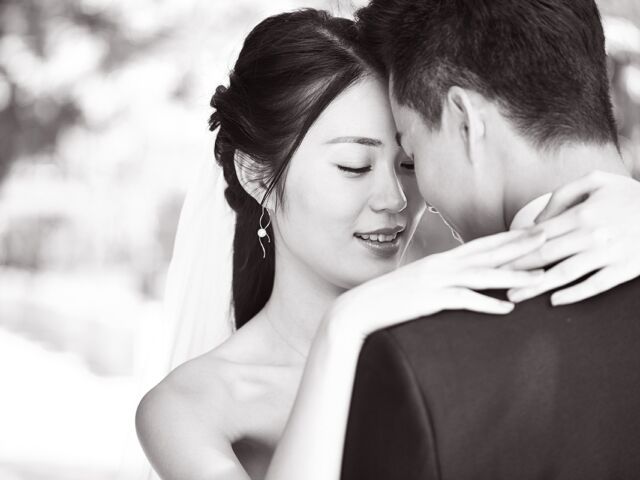 Close-up,Portrait,Of,Intimate,Wedding,Couple,,Black,And,White.
